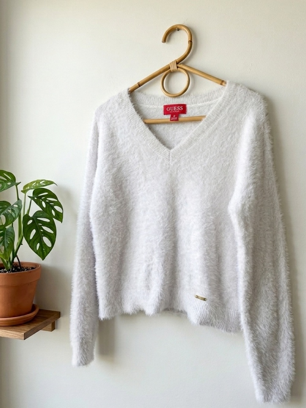 GUESS Fuzzy Eyelash Knit V-Neck Sweater Soft Cozy White Plush Chic Cottagecore M